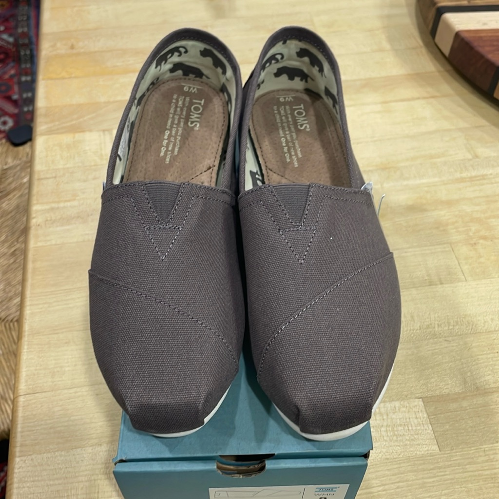 Toms Ash Canvas Shoes Sz 9